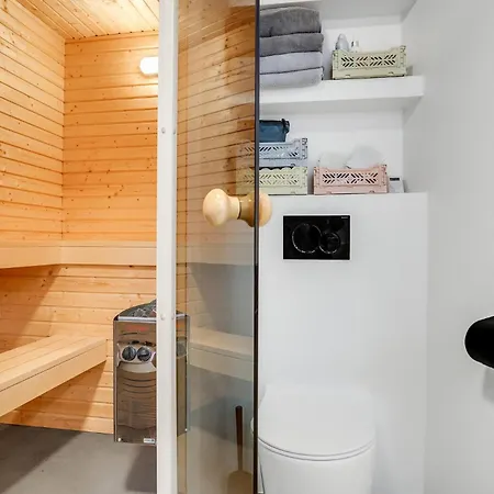 Stunning In With Sauna Сasa de vacaciones *